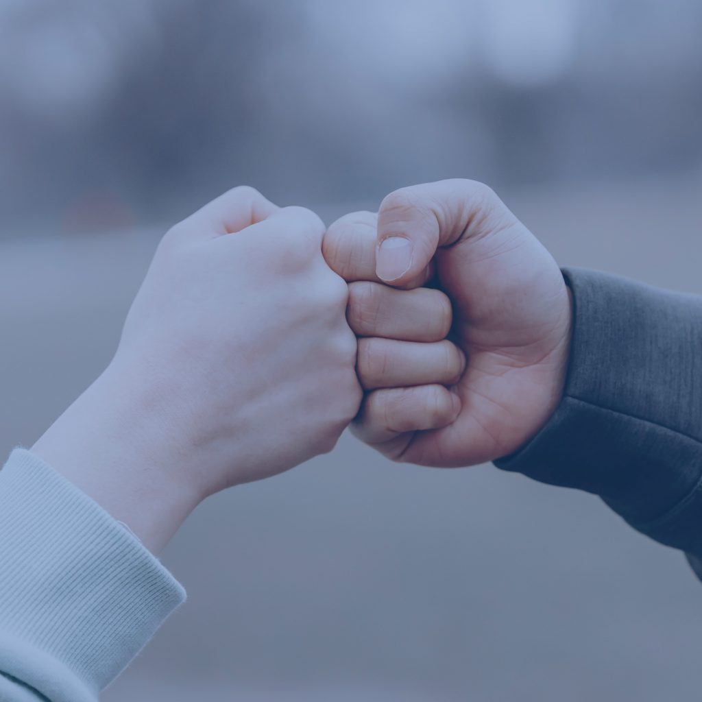 Pugno contro pugno supporto bandi associazioni