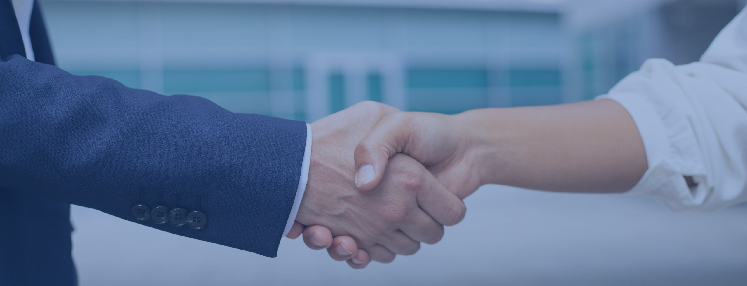 Stretta di mano presidenti di associazione